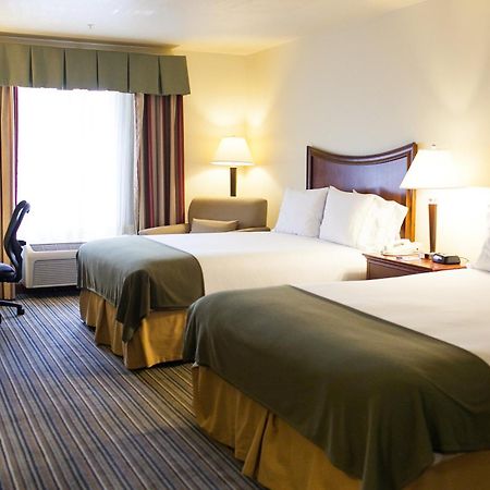 Holiday Inn Express Turlock By Ihg מראה חיצוני תמונה