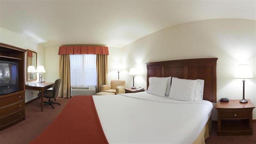 Holiday Inn Express Turlock By Ihg מראה חיצוני תמונה