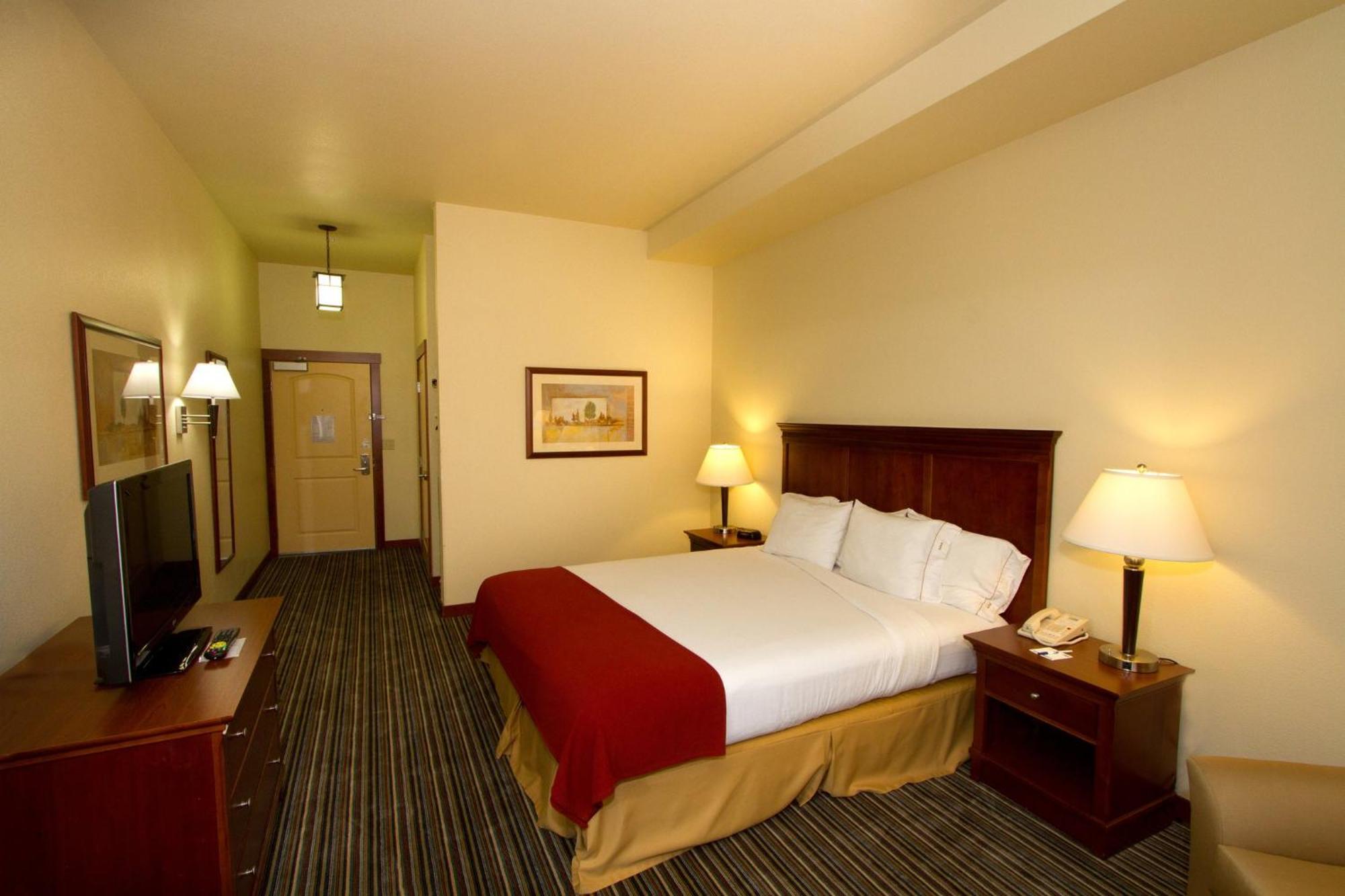 Holiday Inn Express Turlock By Ihg מראה חיצוני תמונה
