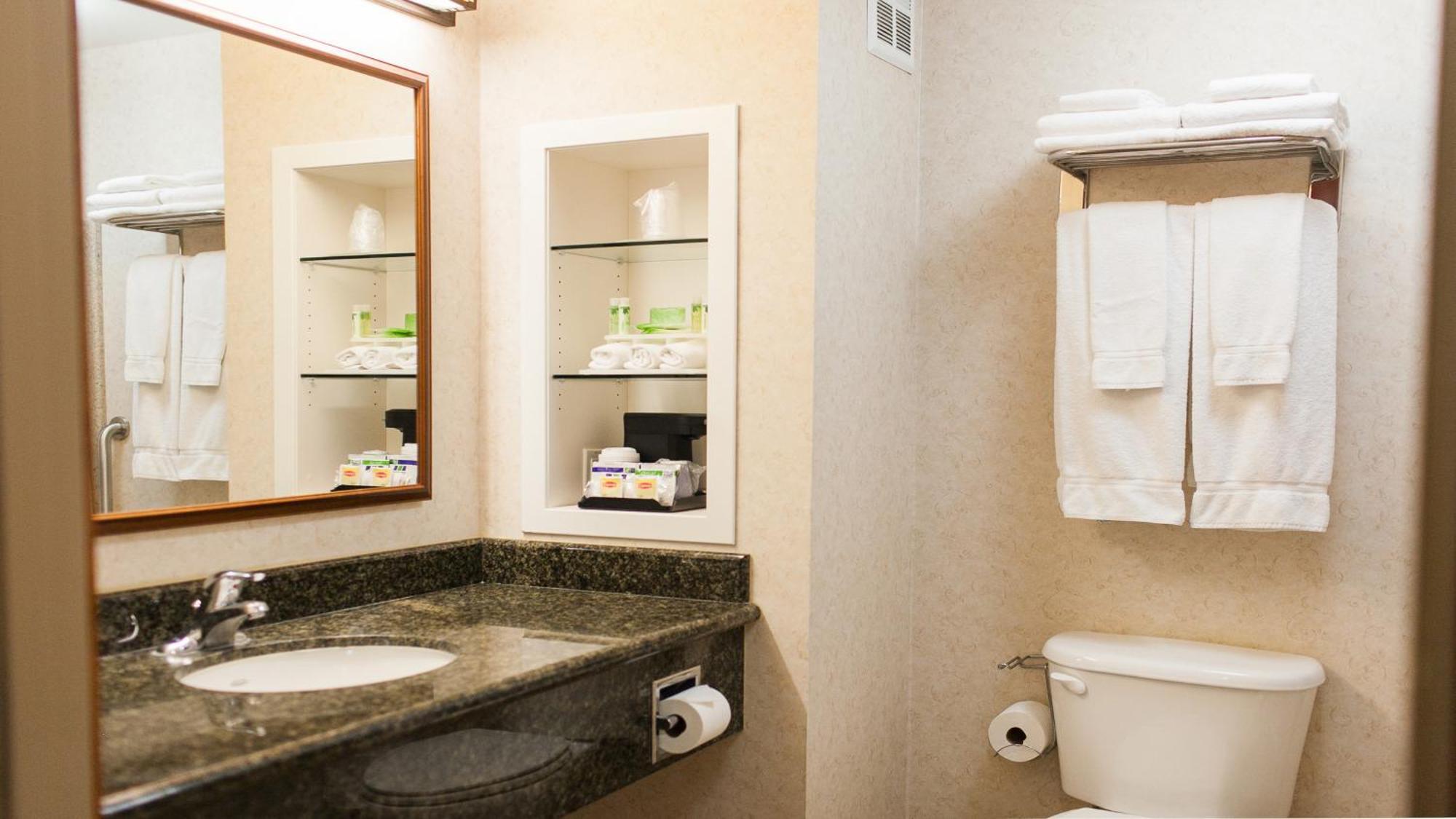 Holiday Inn Express Turlock By Ihg מראה חיצוני תמונה