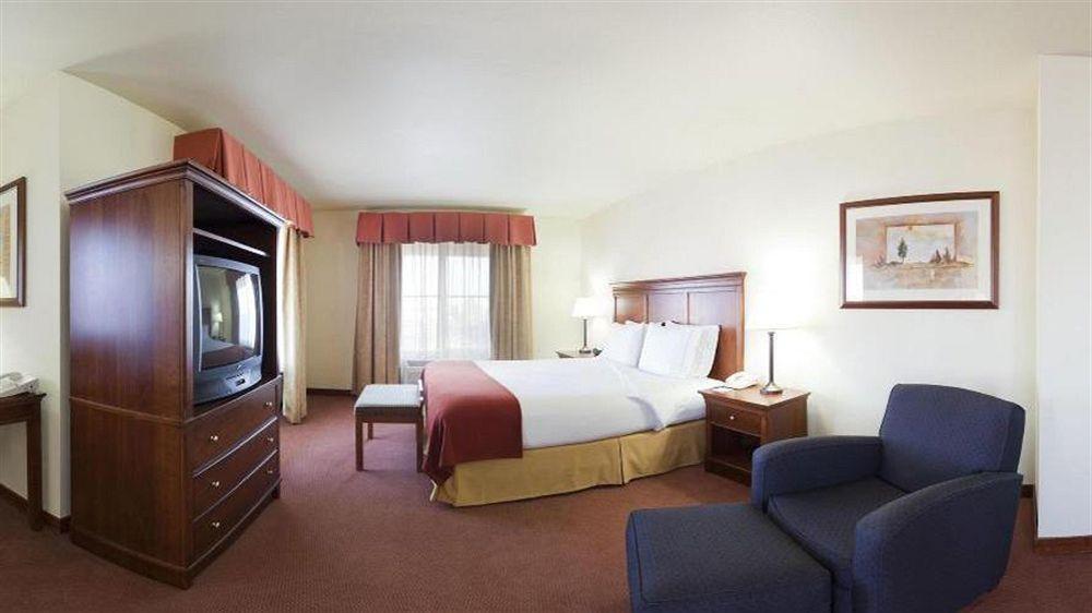 Holiday Inn Express Turlock By Ihg מראה חיצוני תמונה